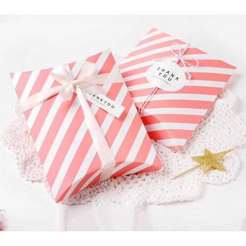 50pcs 14x10cm Pink Gift Packaging Box Cute Pillow Shape Candy Bag Wedding Party Favor Kraft Paper Candy Boxes Christmas Supplies