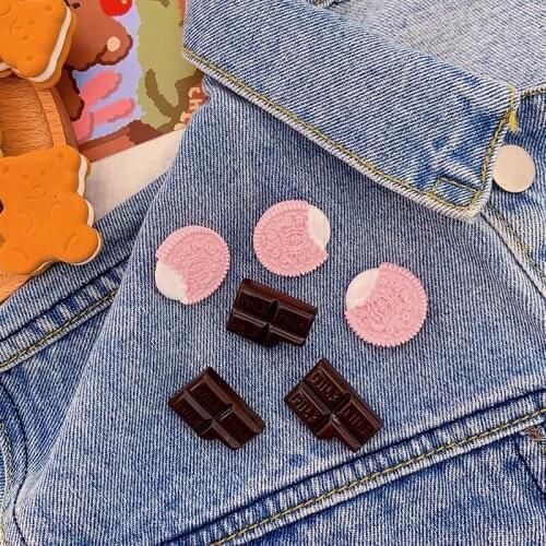 2021New INS Originality Emulation Web Celebrity Chocolate Biscuit Brooch Anime Cute Brooch Handbag Decorations Jewelry Wholesale