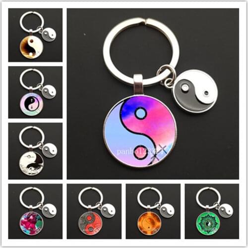 Intage Yin Yang Gossip Pendant Keychain Jewelry Glass Dome Witchcraft Pendant Fashion Crystal Charm Bag Lady man Key Ring Gift