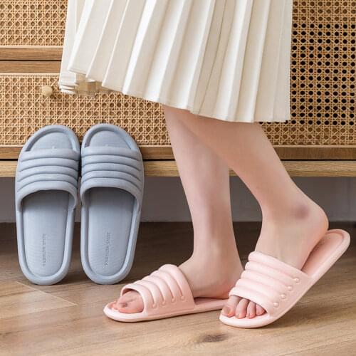 Women Summer Slippers Non-slip Sandals Platform Shower Soft Sole Slides Men Ladies Bathroom Shoes De Hombre Female Chaussure