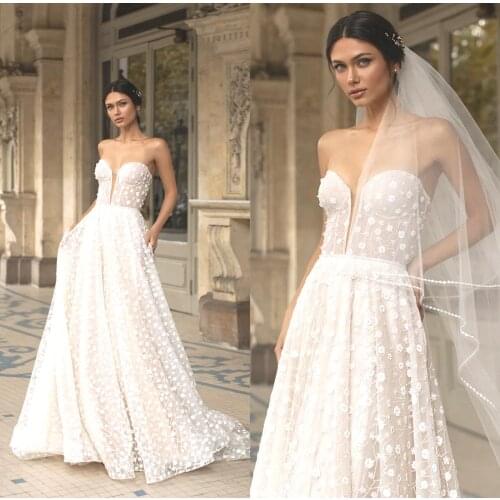 Strapless A Line Wedding Dresses Lace Applique Beach Wedding Gowns Beaded Bridal Gown Custom Made