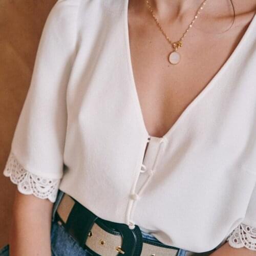 2021 summer French style light luxury temperament V-neck button micro horn five-point sleeve lace shirt solid color shirt