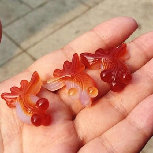 Natural red agate hand-carved animal small goldfish, modeling very beautiful crystal carving home decoration Christmas gifts