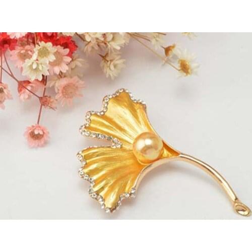 New Cute Leaves Pearl Brooches for Women Festivals Gift Fashion Metal Colorful Brooch Silver Color Brooch For Party Dress Shirt