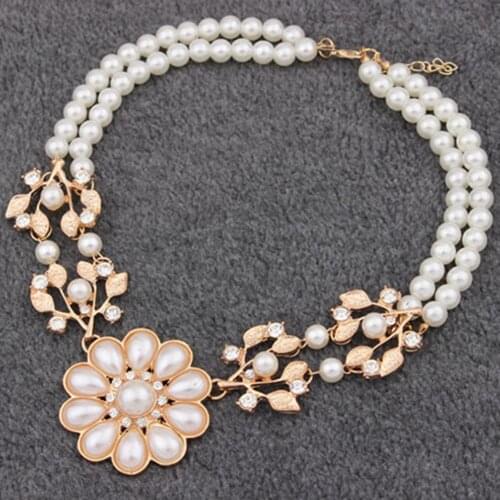 Women Bohemian Faux Pearl Flower Pendant Choker Necklace Jewelry Charm Gift