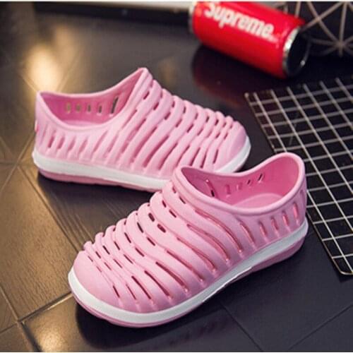 Summer couple garden hole shoes wholesale fashion bird nest female drifting sports sandals couple slip breathable