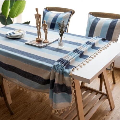 PROUD ROSE Jacquard Tablecloths On The Table