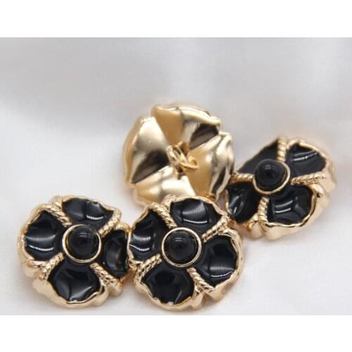 4pcs Vintage Flower Metal Wedding Dress Buttons For Clothing Coat Jacket Sweaters Decorative Sewing DIY Accessories Wholesale
