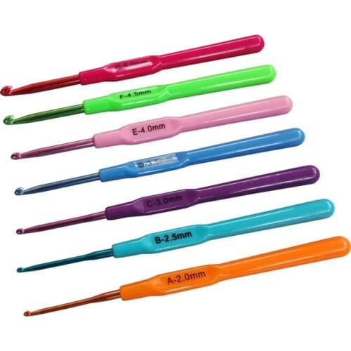 7Pcs Plastic Handle Aluminum Crochet Hooks 2.0-5.0mm Crafts Crochet For DIY Knitting