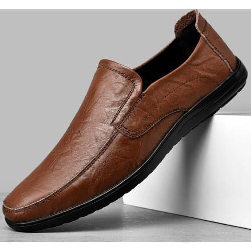 Mens Slip on Leather Shoes Fashion Mens Loafers Handmade Business Dress Flats Male Casual Shoes Dad Soft Sole Driving Footwear