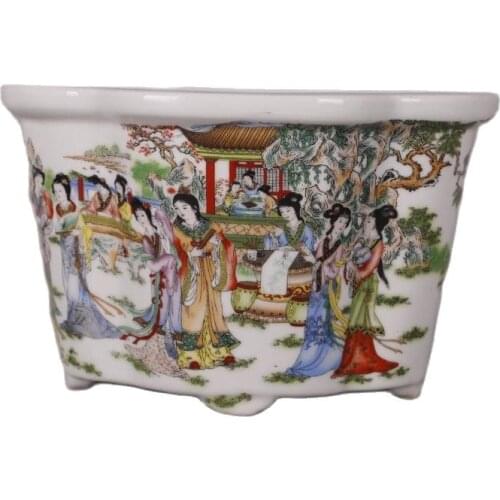 Porcelain ornaments of flowerpots painted with famille rose of the Republic of China