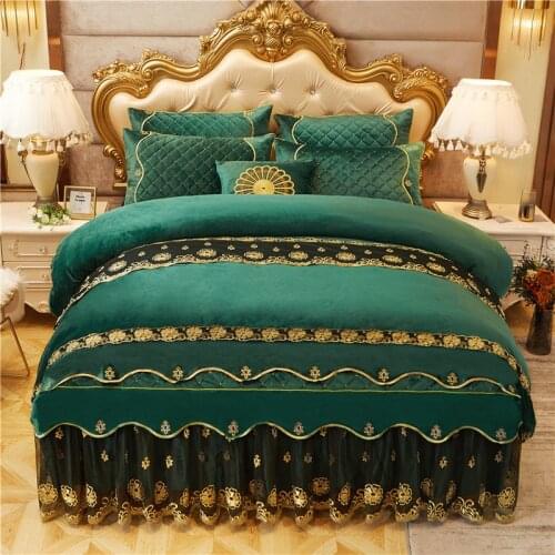Europe Crystal Velvet Comforter Bedding Sets King Luxury Lace Duvet Cover Set Queen Soft Bedskirt with 2 Pillowcases Burgundy