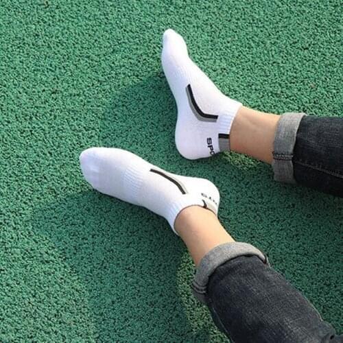 Mens Sport Socks Outdoor Running Socks Cycling Riding Bike Basketball Sock Fitness Training Compression Socks Slippers