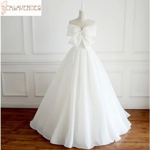White Non Traditional Wedding Dresses Ball Gown with Big Bow vestido de novia with Draped Skirt Destination Bride Dress
