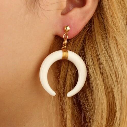 Trendy Black and White Horn Pendant Acrylic Crescent Moon Earring Copper Wire Handmade Earrings for Women one Pair Gift