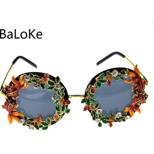 Fashion Design Women Round Crystals Fish Sunglasses Rhinestones High Quality Shades for Women Birthday Gifts
