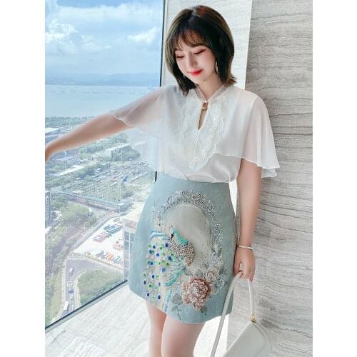 Silk top with coil button embroidered shawl+Jacquard Sequin skirt suit Square neck with contrast Lantern Sleeve Dress