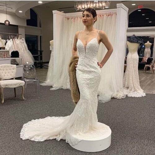 Stunning Mermaid Wedding Dresses Spaghetti Straps Sexy Crisscross Back Bridal Gowns Sweep Train Appliques Lace Wedding Dress