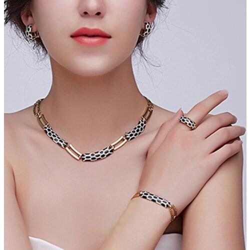 Women Fashion Dubai Jewelry Sets Luxury Bridal Nigerian Wedding African Beads Jewelry Set Costume New Design Bracelet for Women