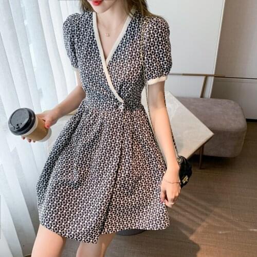 2021 New Temperament French Vintage Bellflower Dresses WomenS Summer Embroidery Floral Fashion One Piece Pleated Dress Korean