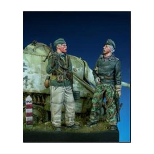 Unassambled 1/35 Eastern Front Veterans (WITHOUT TANK AND BASE ) Resin figure miniature model kits Unpainted