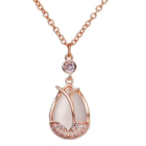 Bettyue New Fashion Tiny Seed Appearance Pendant For Women&Girls Natural Style Zirconia Jewelry Charming Leave Necklace