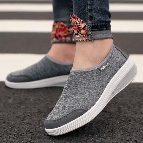 Womens Shoes Casual Sneakers For Women Mesh Loafers Womens Shoes Light Vulcanized Shoes Outdoor Slip-On Sock Shoes Plus Size