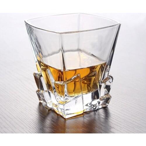 Lead-free Creative Reliefs carved crystal whiskey glass cup wineglass Chivas XO beer glass mug Heat resistant Imitation ice