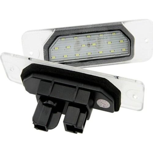 2Pcs are applicable to infiniti 12V LED license plate light white LED CANBUS car trouble-free license plate light is applicable