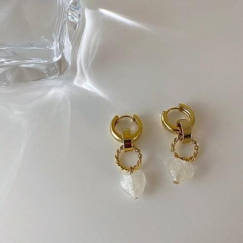 Korean Fashion Vintage Resin Heart Metallic Gold Plated Buckle Circle Earrings for Women C-shaped Dangle Earrings Party Jewelry