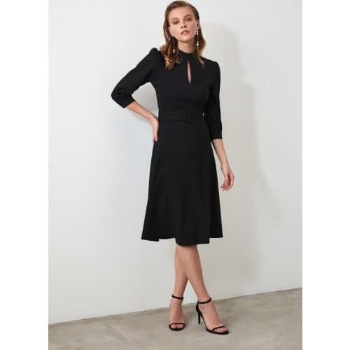 TRENDYOLMİLLA Black Arched Collar Detail Dress