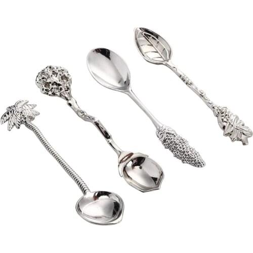 MR 4Pcs/Set Mini Vintage Royal Style Tea Coffee Spoon Ice Cream Small Decoration Spoons Zine Stirring and Diping Mini Flatware