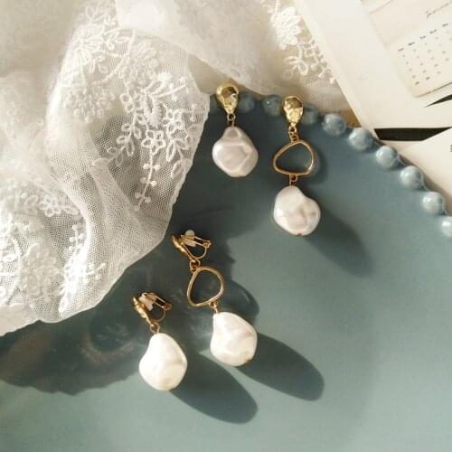 Korean Vintage Concise Simple White Irregular Pearls Resin Stone Shape Clip Earrings without Piercing Ins For Women Lady Party