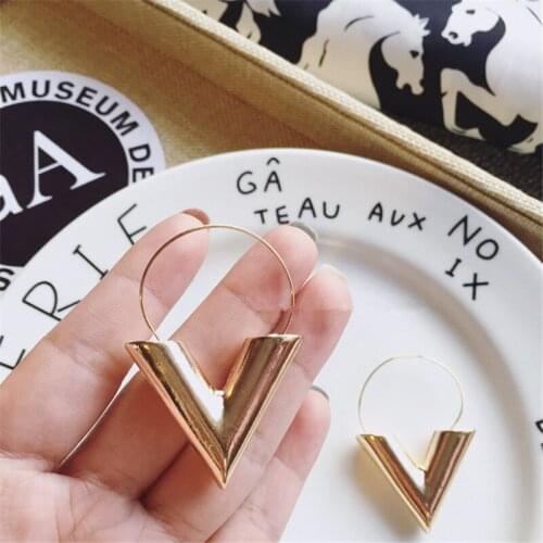New Fashion Trend Earrings Brincos Oorbellen Simple Gold Metal Wind Letter V Shape Stud Earrings For Women Gift