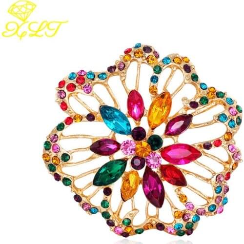 Creative Retro Color Rhinestone Brooch Alloy Hollow Flower Brooch Fashion Lady Flower Corsage Clothing Accessories Pin