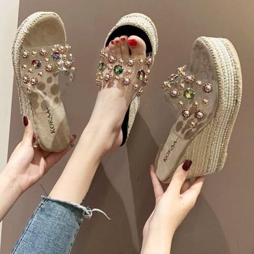 Colorful rhinestone platform sandalias mujer punk rivets transparent wedges slippers women straw pearl beads flip flops y1042