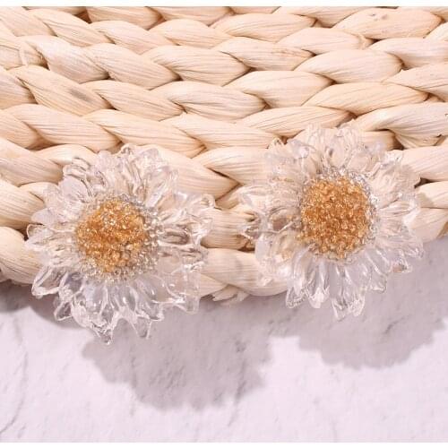 8Seasons Fashion Holiday Style Stud Earrings Transparent Crystal Resin Petal Romantic Summer Accessories For Women Gift ,1Pair