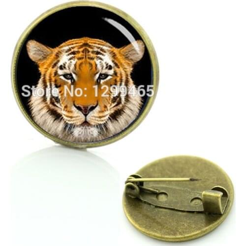 Novelty Interesting wild animal brooches tiger Art photo pins Top fashion wildlife tiger keepsake badge C 1378