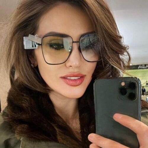 2021 New Fashion Oversized Square Green Sunglasses Women Brand Vintage Metal Frame Sun Glasses Men Color Shades Oculos Feminino