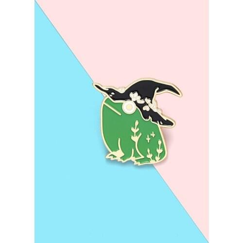 Exquisite Halloween Wizard Hat Frog Brooch Personality Creative Pin Cartoon Animal Costume Accessories Fashion Holiday Gift