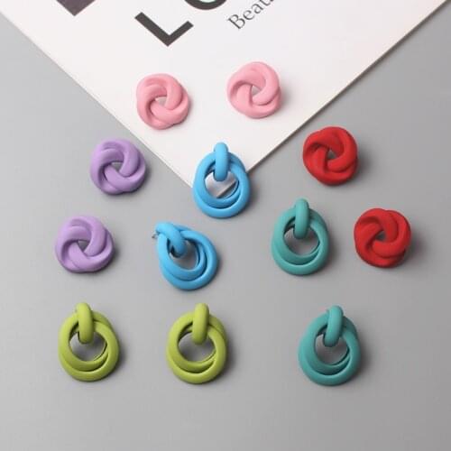Korean Flower Stud Earrings for Women New Colorful 14Colors Styles Metal Twisted Statement Brincos Sweet Beautiful Jewelry Gift
