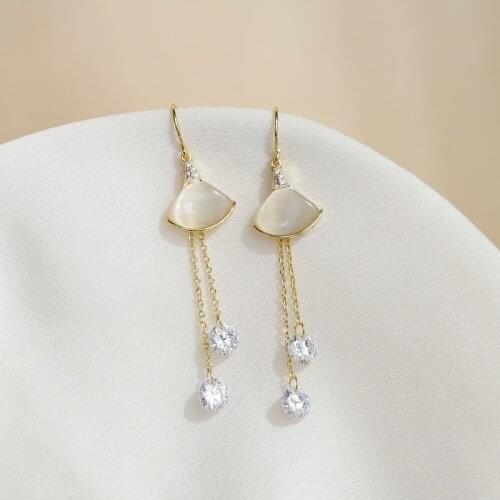 New Korean High-sense Women Fashion Temperament Cymophane Sector Long Tassel Jewelry Exquisite Party Earring