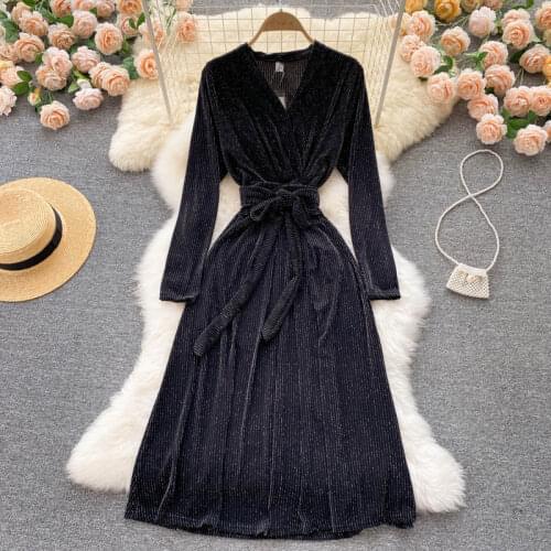 Autumn 2021 Velvet Dress Bottoming Over The Knee V-Neck Slim Small Black Temperament Ladies Elegant Sashes Dress Midi Robes M280