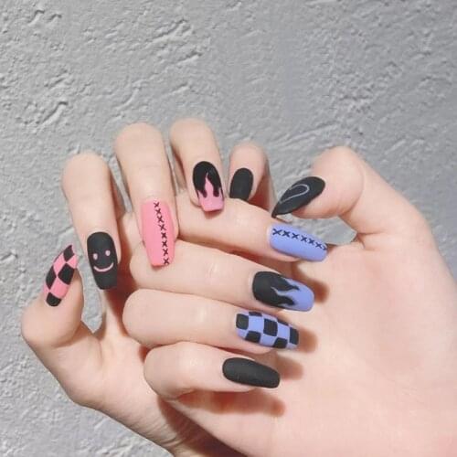 24pcs/Set Punk Fire Pattern Fake Nails Short design Nail Accessories Ballerina Nail Art Tips Full Cover Press on Nails with Glue