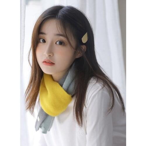 Women Keep Warm and Protect Their Neck In Winter.Korean Version of Girls Ins Warm Knitted Color Matching Scarf. Decorative Scarf