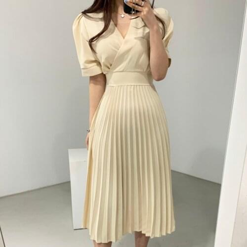 Elegant Solid Pleated Midi Dress 2021 Summer Women V-Neck Puff Sleeve One-Piece Korean Womens Casual Dress Ladies Office Dress
