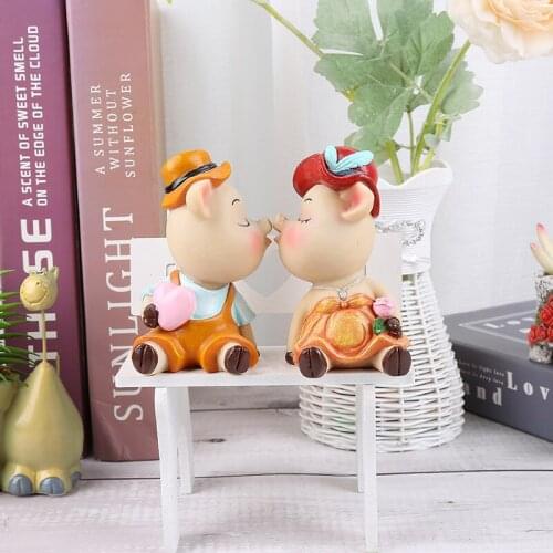 2 pieces of creative resin pig cartoon couple piggy gift small ornaments office desktop home decoration wholesale