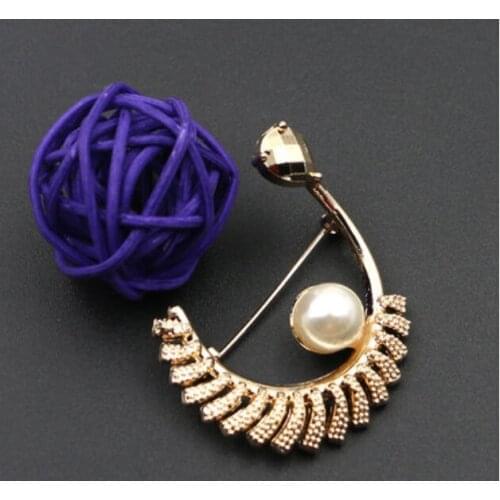 2018 New Style Pin Brooch Multiple Colour Girl trendy Buckle Scarf Lapel Pin Brooches For Women