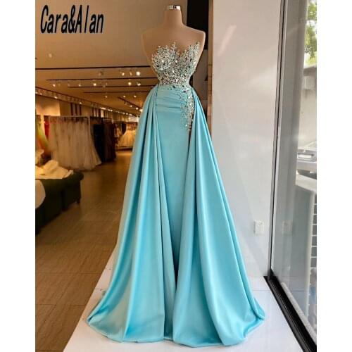 2021 Sheer Neck Prom Dress Satin Split Evening Gowns Lace Applique robe de soirée de mariage Celebrity Dresses Party Wear