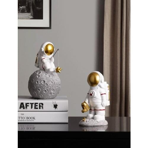 Modern Resin Astronaut Small Ornaments Wine Rack Spaceman Model Figurines Craft Mini Garden Home Decoration Accessories